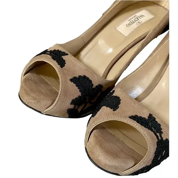 Valentino Garavani Suede Lace Peep Toe Heels 37 Nude Black Floral Embroidery - Picture 7 of 13